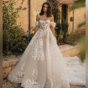 Berta 22-104 Wedding Gown and Matching Veil, Retails for $19,400
